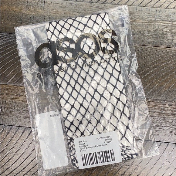 ASOS Accessories - Asos Oversized Fishnet Ankle Socks